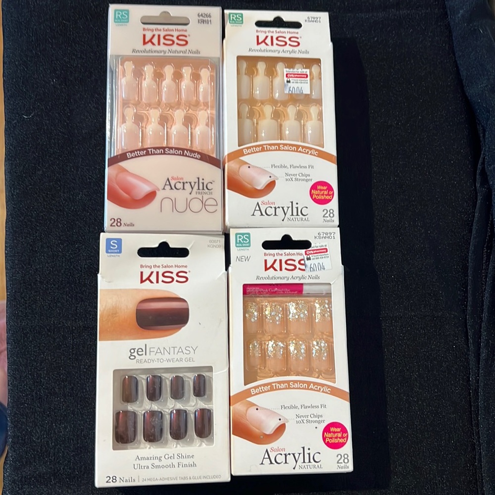 KISS Nails Bundle x4 designs NEW